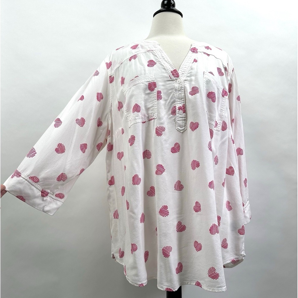 Torrid Harper Challis Blouse 3X 22/24 Hatch Hearts Cloud Dancer Roll Tab Top - Picture 4 of 14